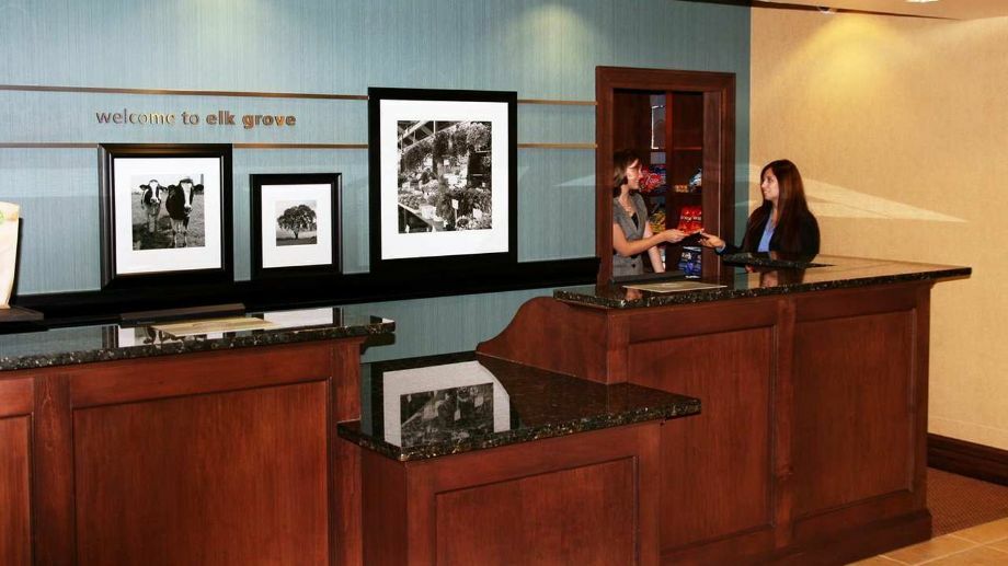 ハンプトン イン&スイーツ サクラメント エルクグローブ ラグーナ インターステイト 5 ホテル エクステリア 写真